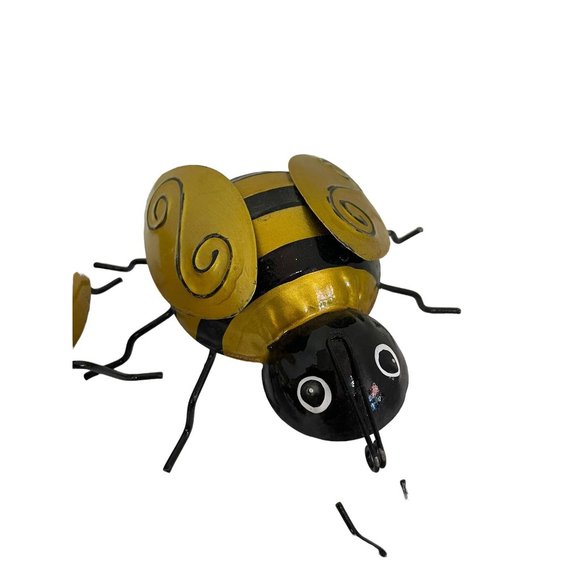 Bumble Bee Metal Table Art Bees 3 Sculpture Indoor Outdoor Decor 2", 3" and 4" - Picture 2 of 11